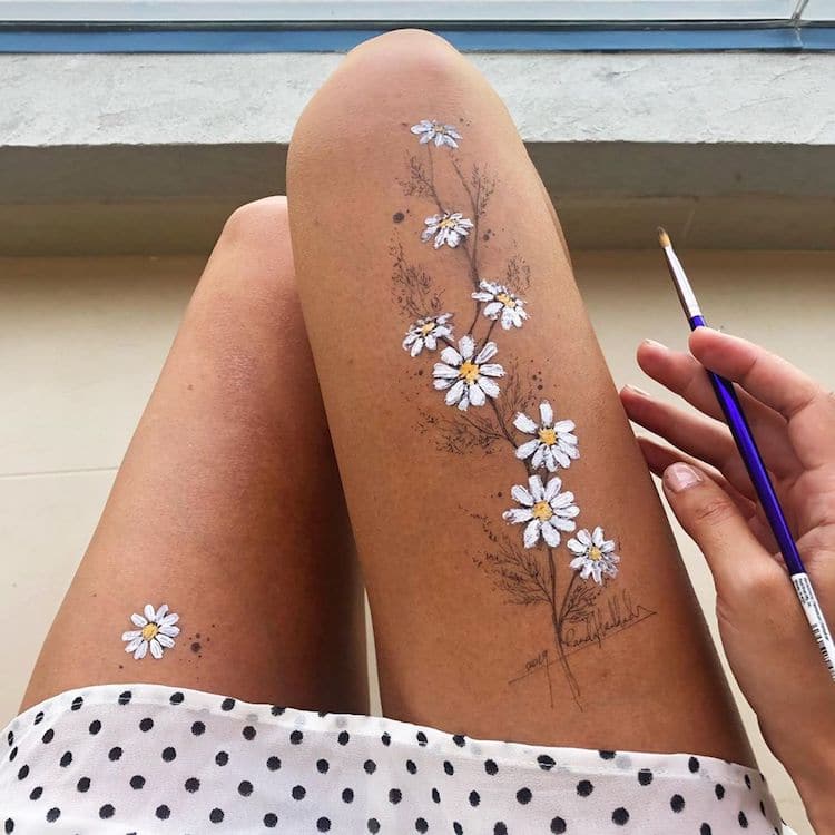Des-dessins-sur-ses-cuisses-par-Randa-Haddadin-8