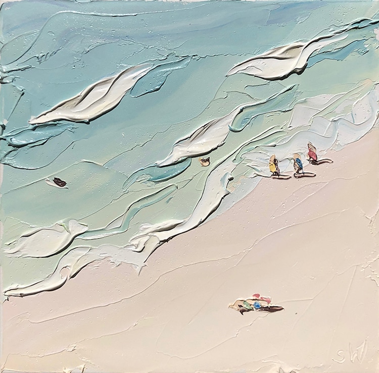 Les-scenes-de-detente-a-la-plage-de-Sally-West-11