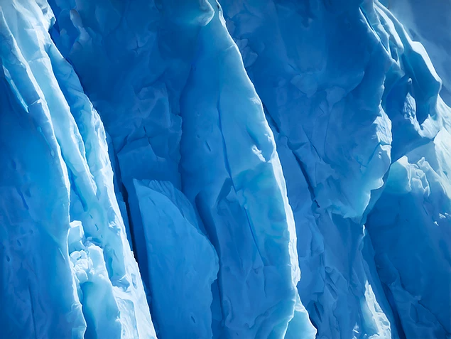 Des-peintures-hyper-realistes-du-Perito-Moreno-par-Zaria-Forman-3