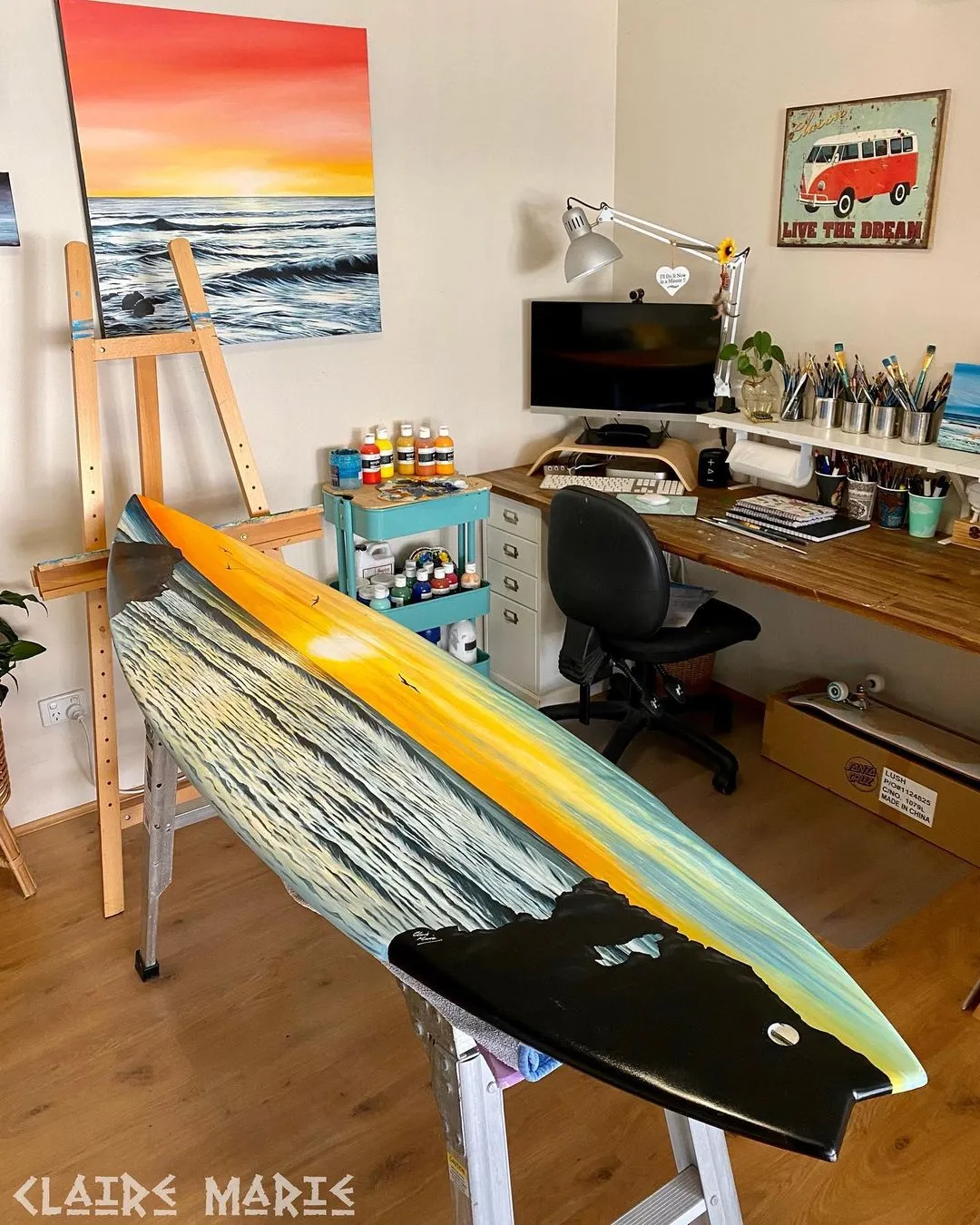 Des-tableaux-sur-des-planches-de-surf-par-Claire-Marie-2